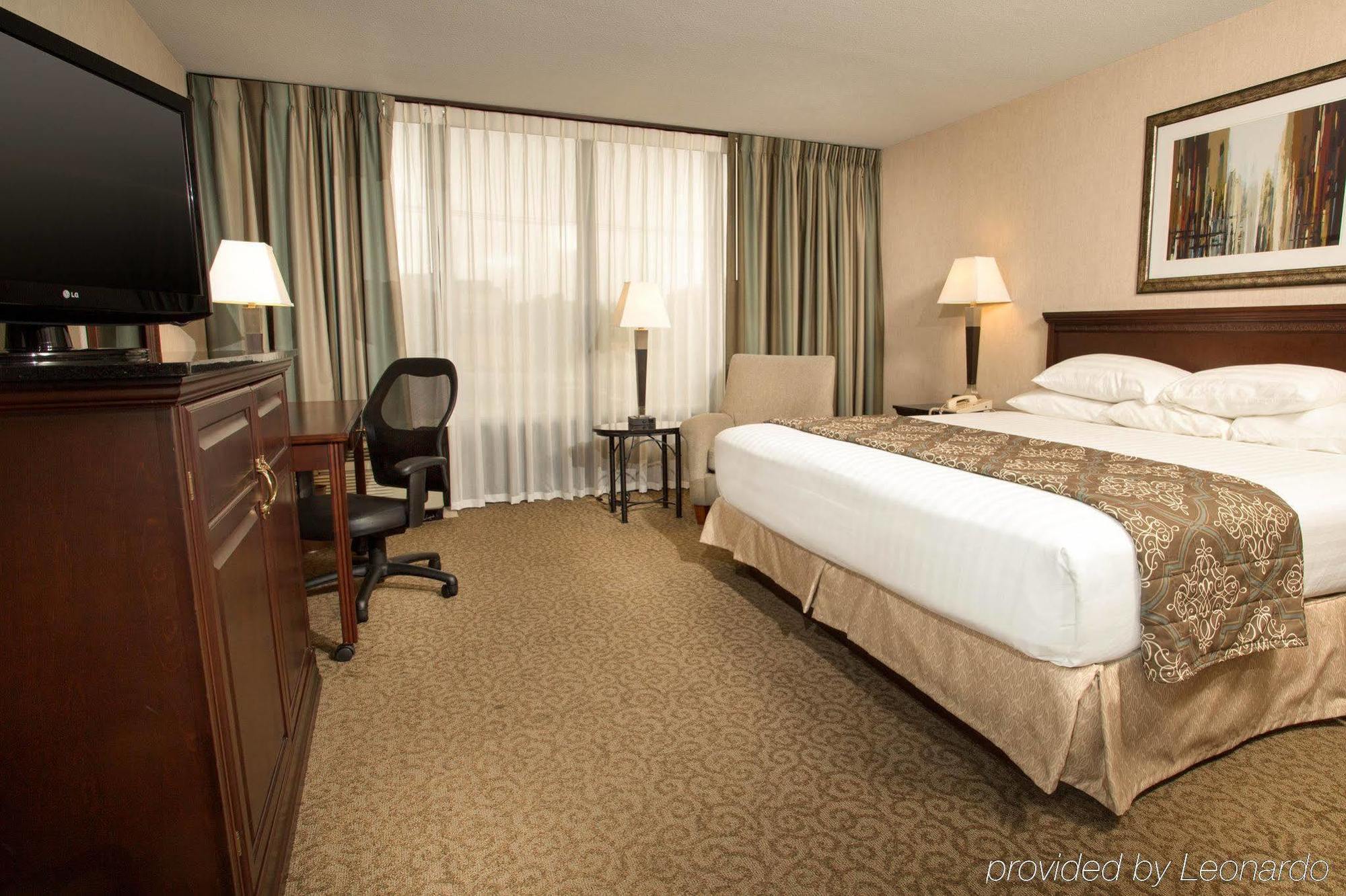 Drury Inn & Suites Louisville East Habitación foto